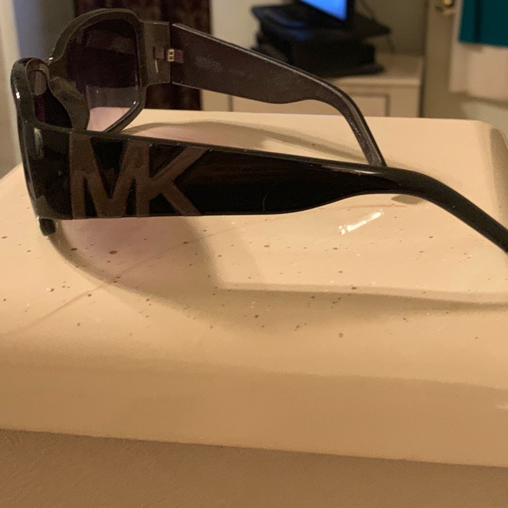 MK Sunglasses - Picture 4 of 5